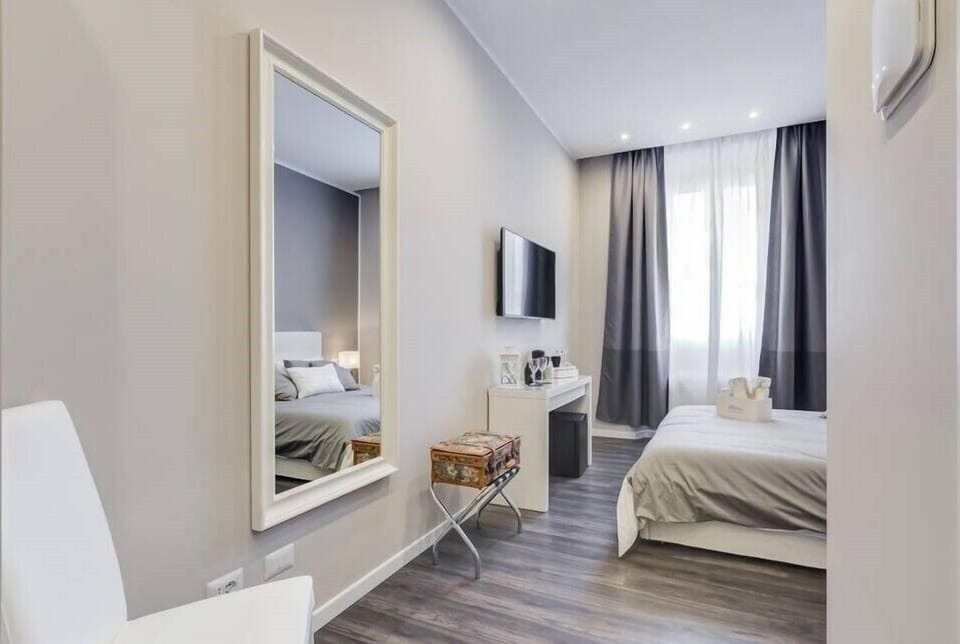 Classic Double Room | Premium bedding, minibar, in-room safe, desk
