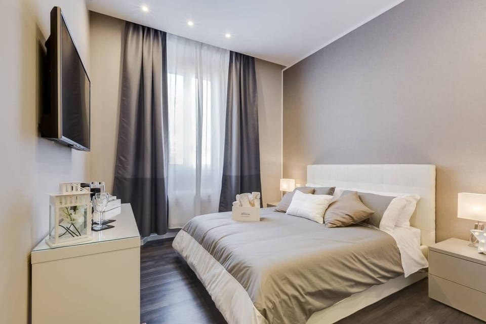 Classic Double Room | Premium bedding, minibar, in-room safe, desk