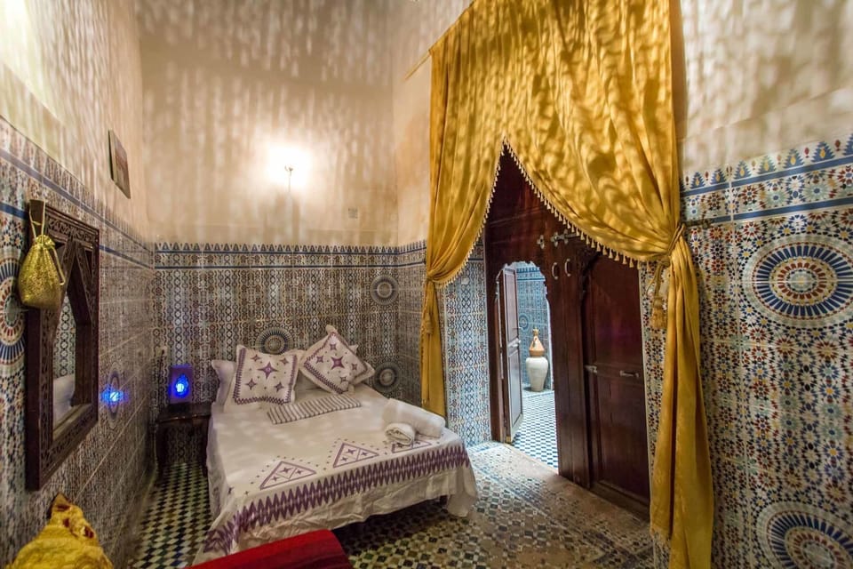 Traditional Double Room | Hypo-allergenic bedding available, laptop workspace, WiFi (free)