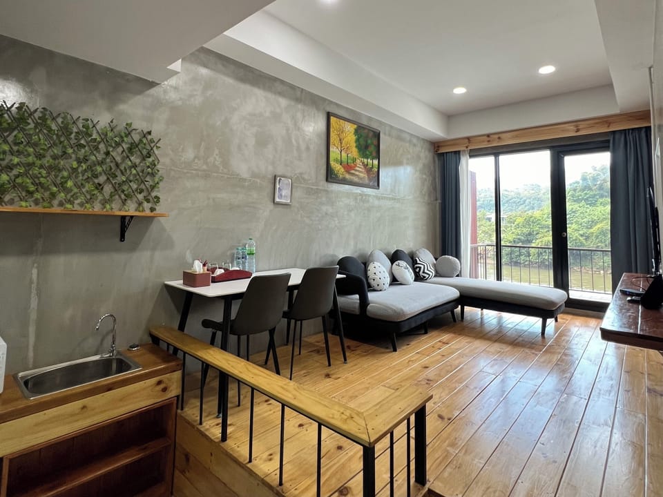 Family Suite | Living area | Flat-screen TV