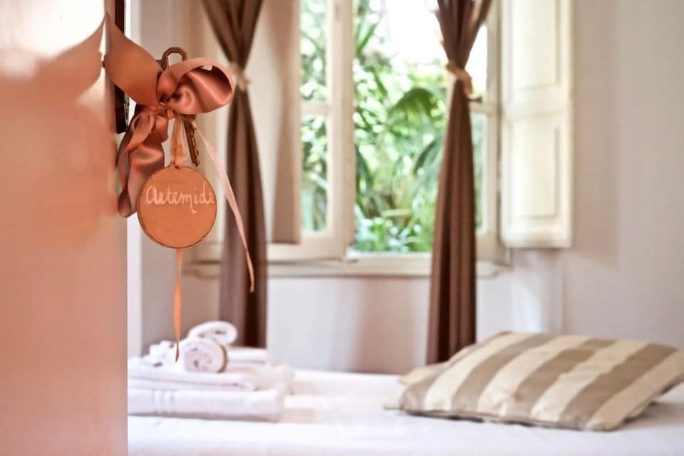 Classic Double or Twin Room, Connecting Rooms | Premium bedding, down comforters, minibar, desk