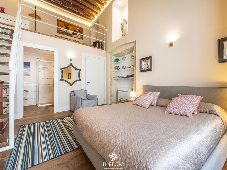 Luxury Suite | Premium bedding, memory foam beds, minibar, desk