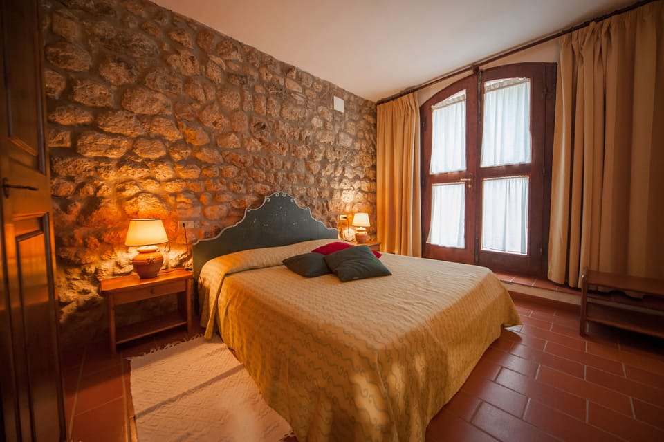 Apartment, 3 Bedrooms | Desk, cribs/infant beds, free WiFi, bed sheets