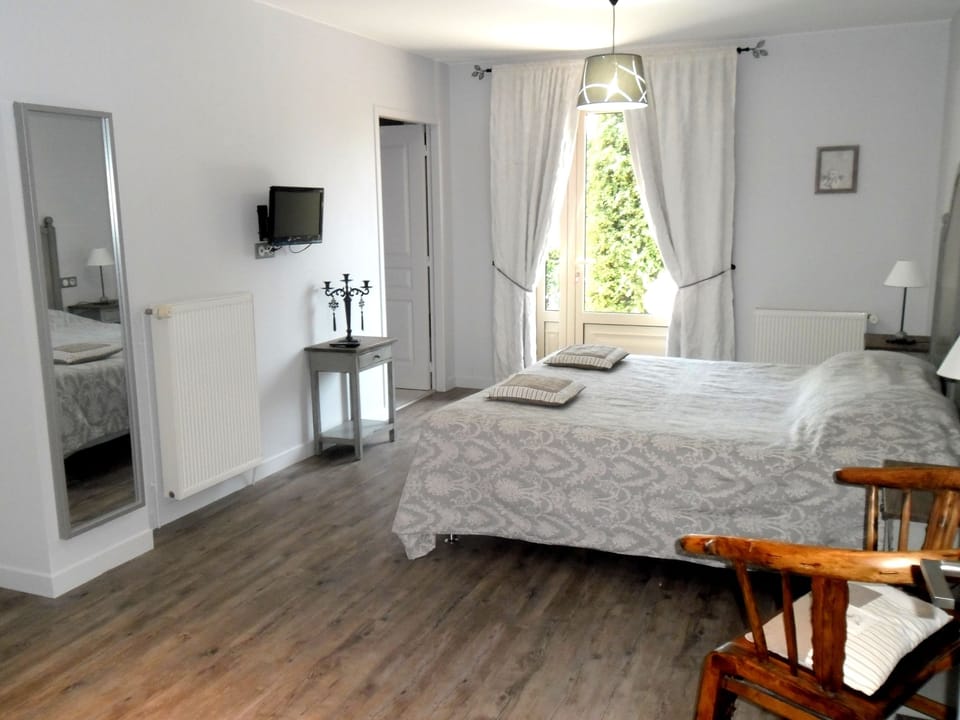 Superior Double Room, Accessible | Soundproofing, bed sheets