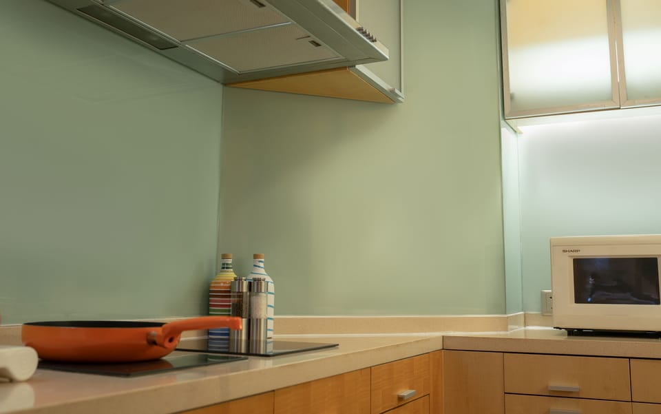 Residence Suite (Jinling Tower) | Private kitchenette | Mini-fridge, paper towels