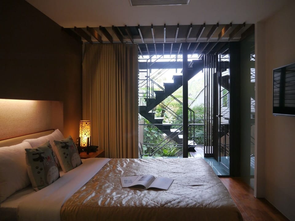 Standard Double Room, Balcony | Down comforters, desk, WiFi (free), individually decorated