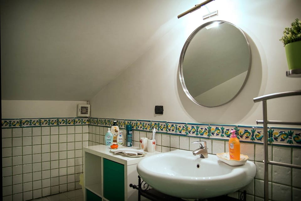 Apartment, 2 Bedrooms | Bathroom | Shower, free toiletries, towels