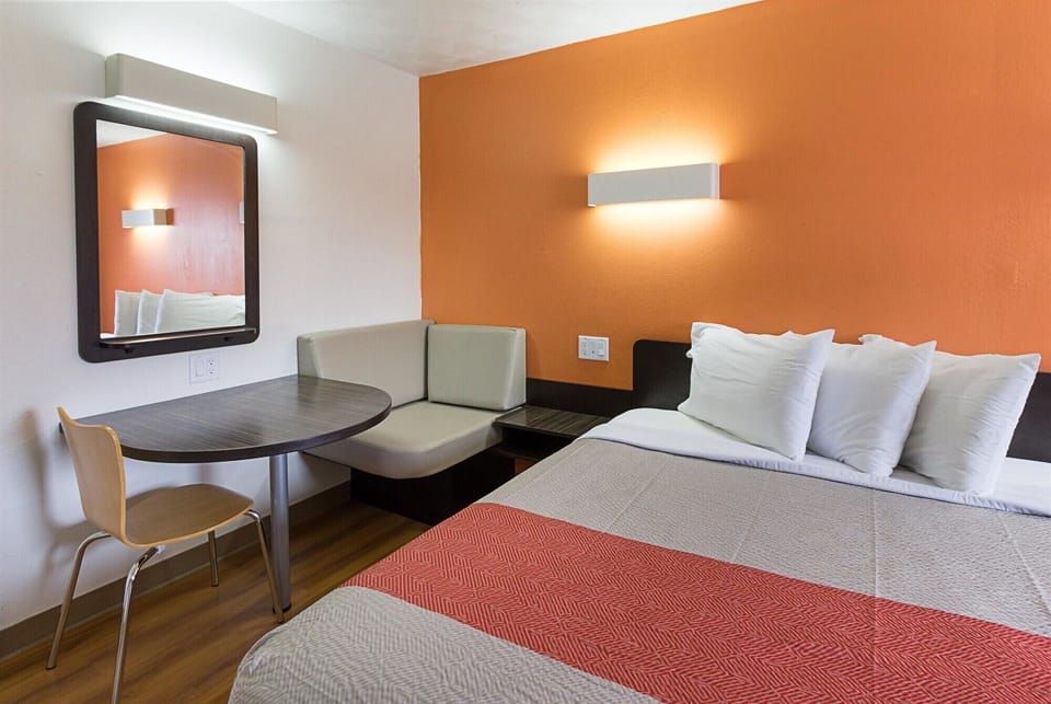 Free WiFi, bed sheets, alarm clocks