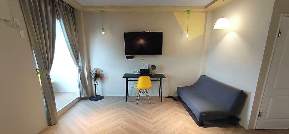 Standard Quadruple Room | Desk, blackout drapes, free WiFi, bed sheets