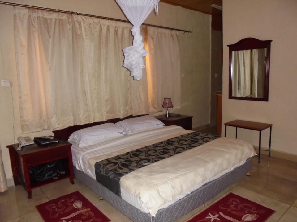 In-room safe, desk, laptop workspace, soundproofing