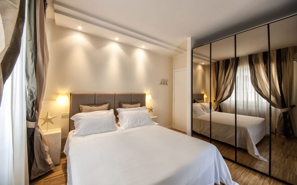 Comfort Apartment | In-room safe, iron/ironing board, WiFi (free), bed sheets
