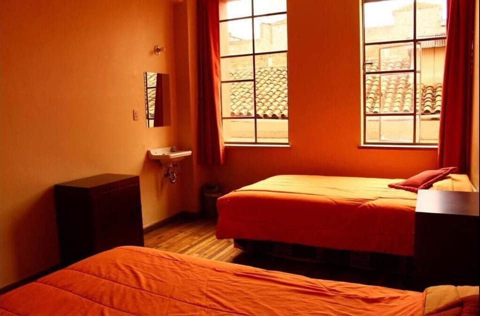 Double Room | WiFi (free), bed sheets
