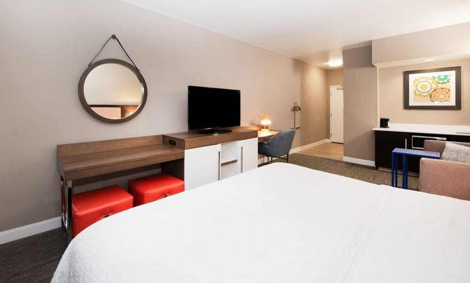 Room, 1 King Bed, Non Smoking (Wet Bar) | Premium bedding, down comforters, desk, laptop workspace