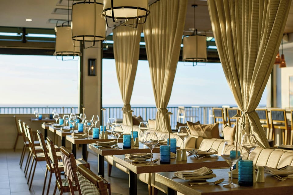 2 restaurants; breakfast, lunch, dinner, and brunch served