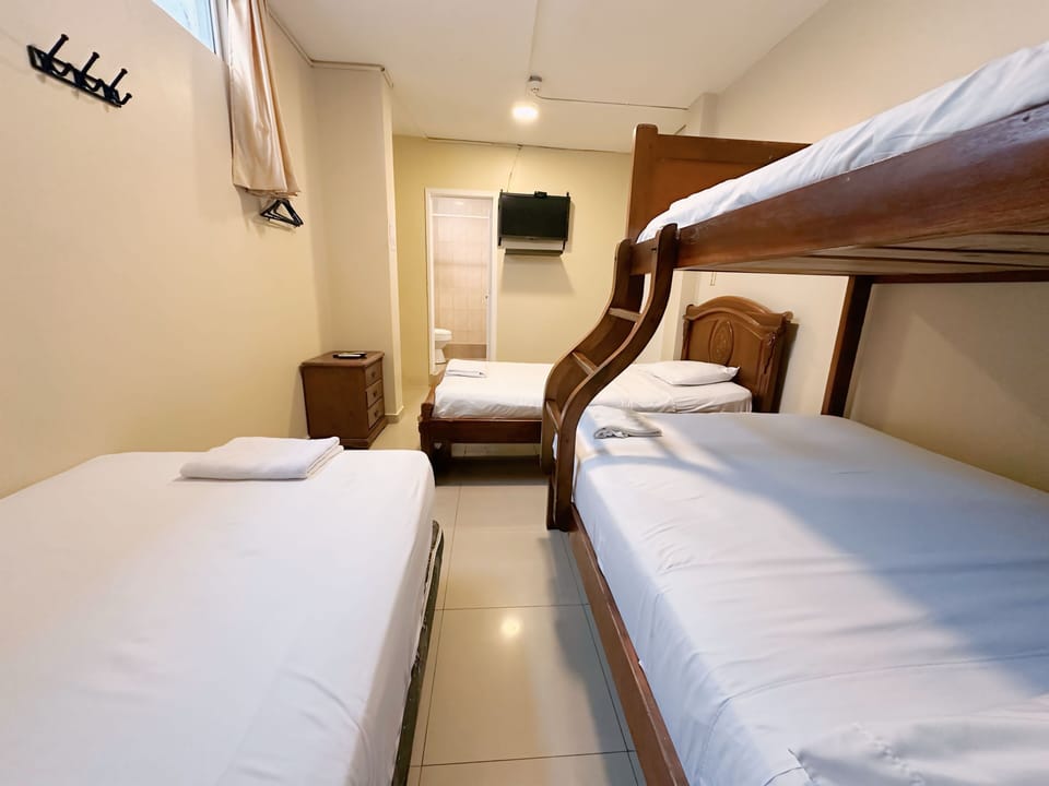 Quadruple Room | Iron/ironing board (on request), WiFi (free)