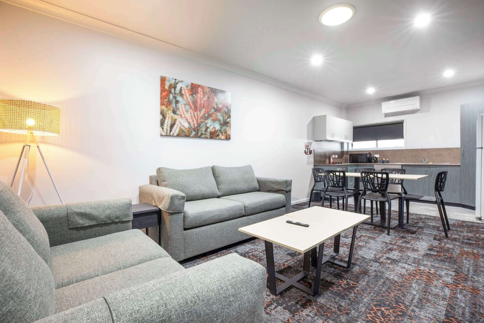 Apartment | Iron/ironing board, WiFi (free), bed sheets