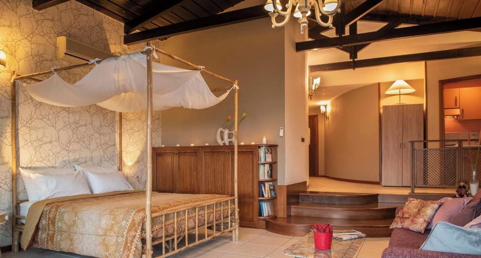 Superior Suite, Ensuite (Suite) | Premium bedding, individually furnished, laptop workspace