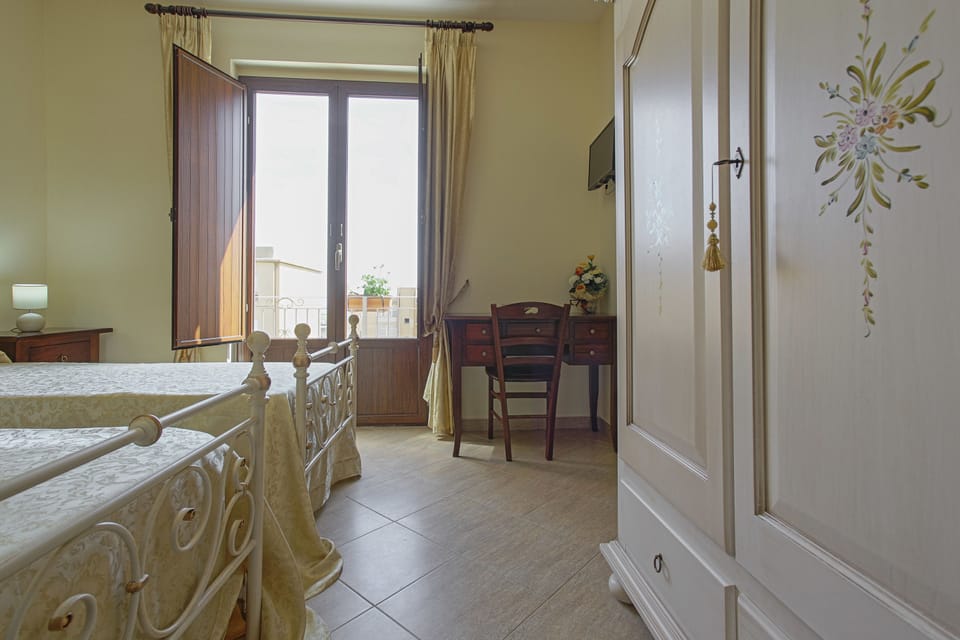 Classic Twin Room, Garden View | Premium bedding, minibar, desk, iron/ironing board