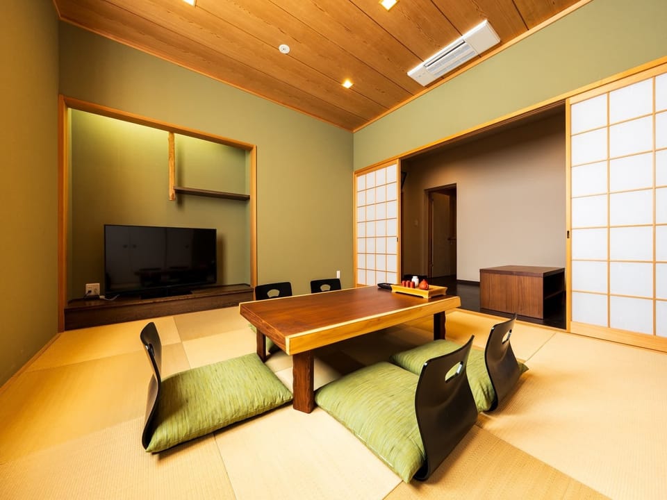 1 bedroom, premium bedding, minibar, in-room safe