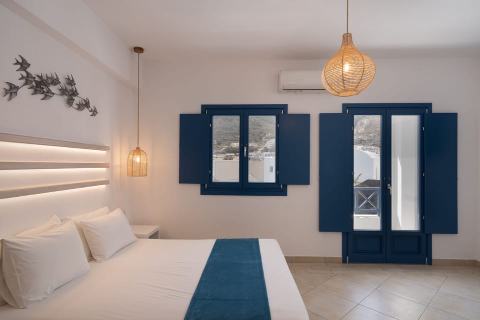 Superior Double Room, Pool View | In-room safe, desk, blackout drapes, free WiFi
