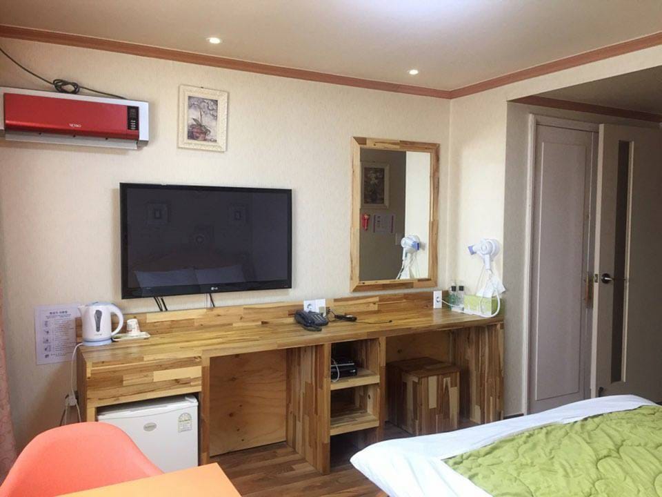 Double Room | Desk, free WiFi