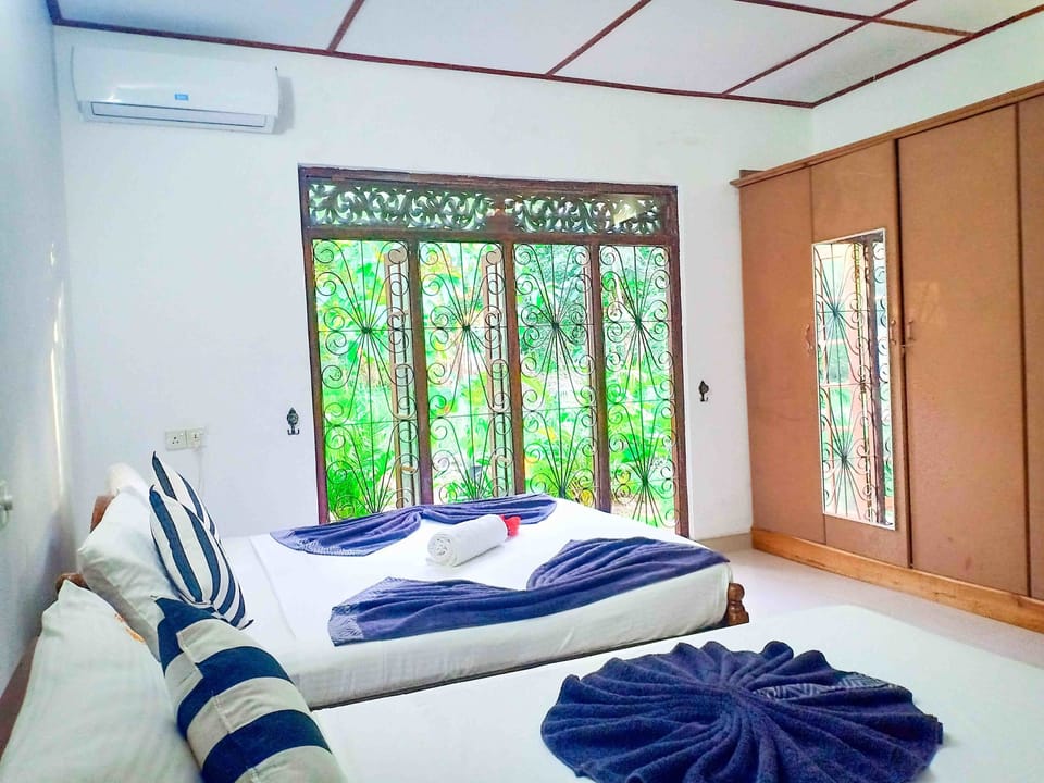 Family Room | Soundproofing, free WiFi