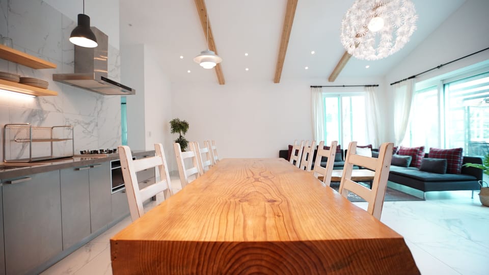 Praise Suite | In-room dining