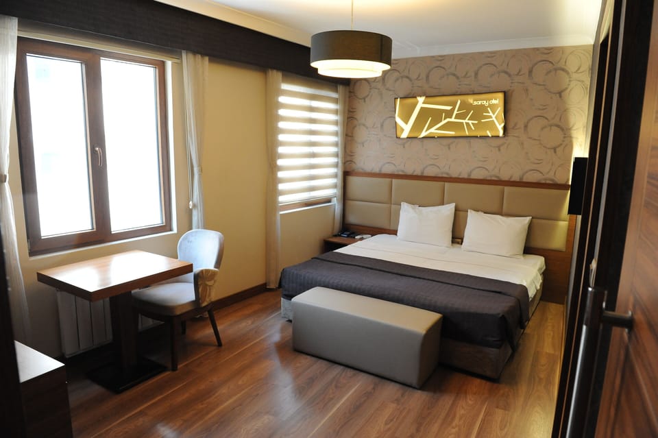Standard Room, 1 Double Bed | Minibar, in-room safe, desk, laptop workspace