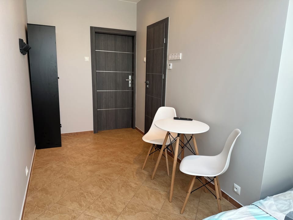 Basic Double Room | Desk, cribs/infant beds, free WiFi, bed sheets