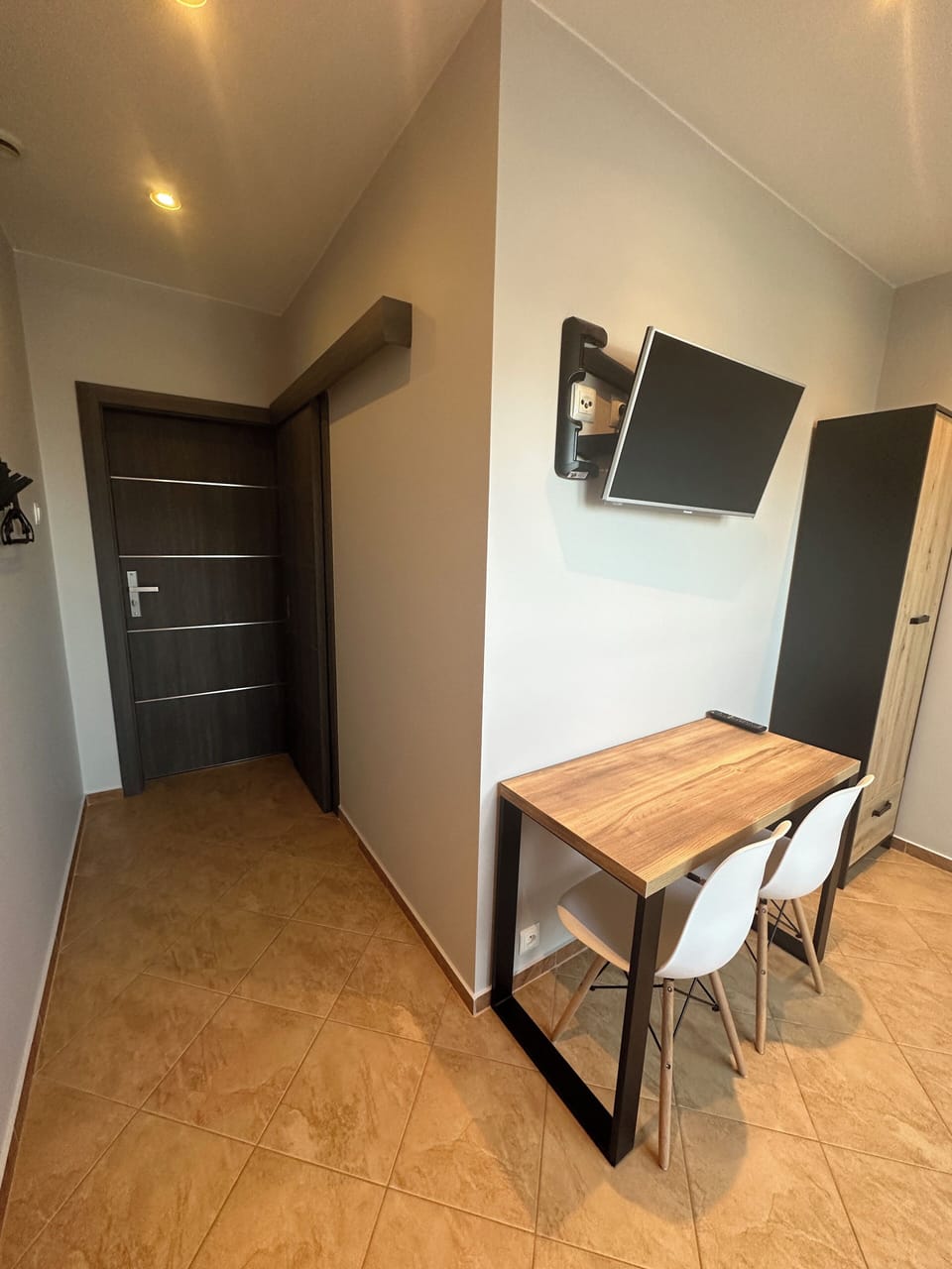 Triple Room (number 3) | Desk, cribs/infant beds, free WiFi, bed sheets