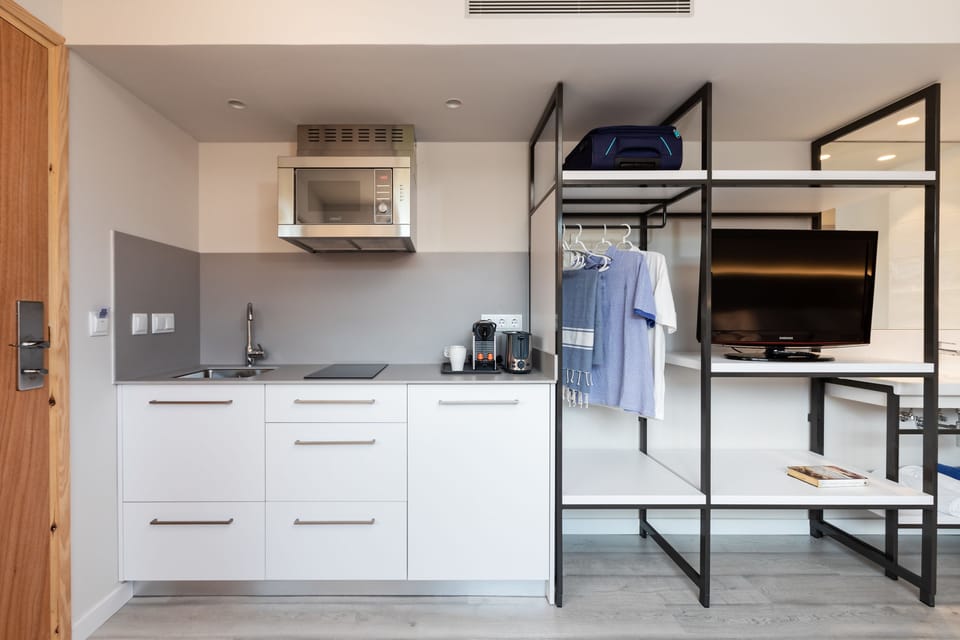 Mini-refrigerator