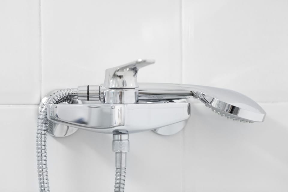Superior Double Room, Balcony | Bathroom | Shower, free toiletries, hair dryer, bidet