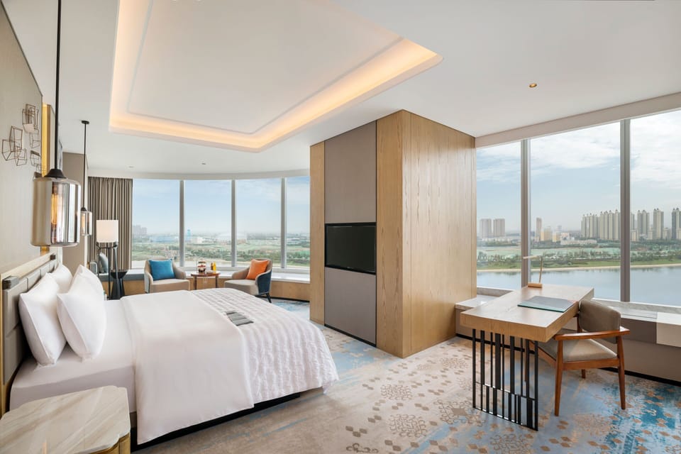 1 bedroom, premium bedding, in-room safe, desk