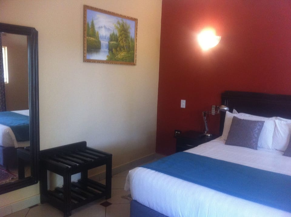 Standard Double Room | Desk, WiFi (free)