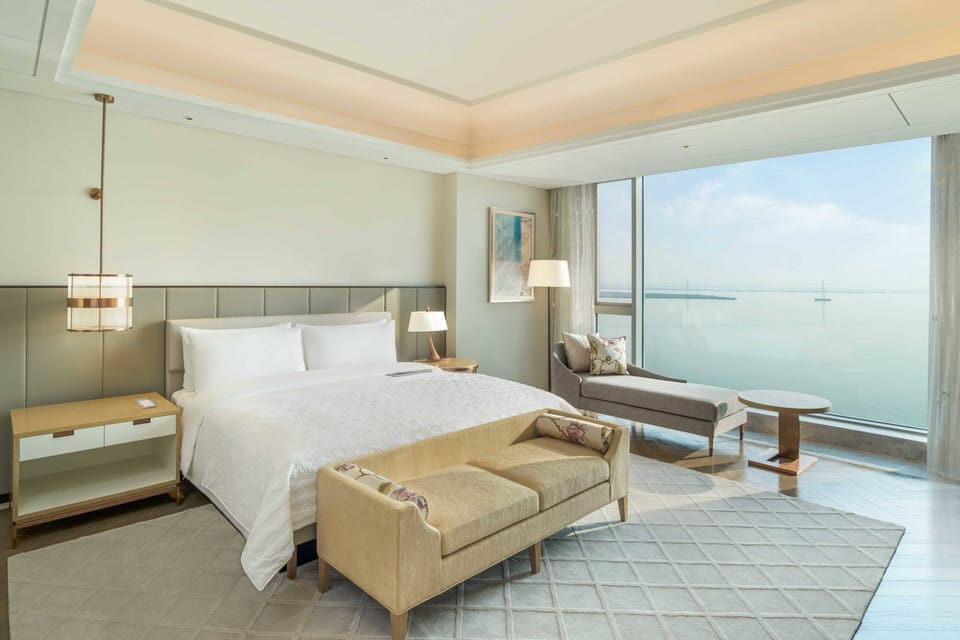 Club Suite, 1 Bedroom | Premium bedding, down comforters, minibar, in-room safe