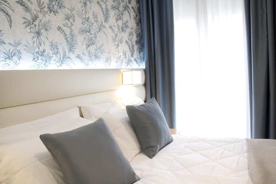 Double or Twin Room, Balcony | Premium bedding, minibar, in-room safe, individually furnished