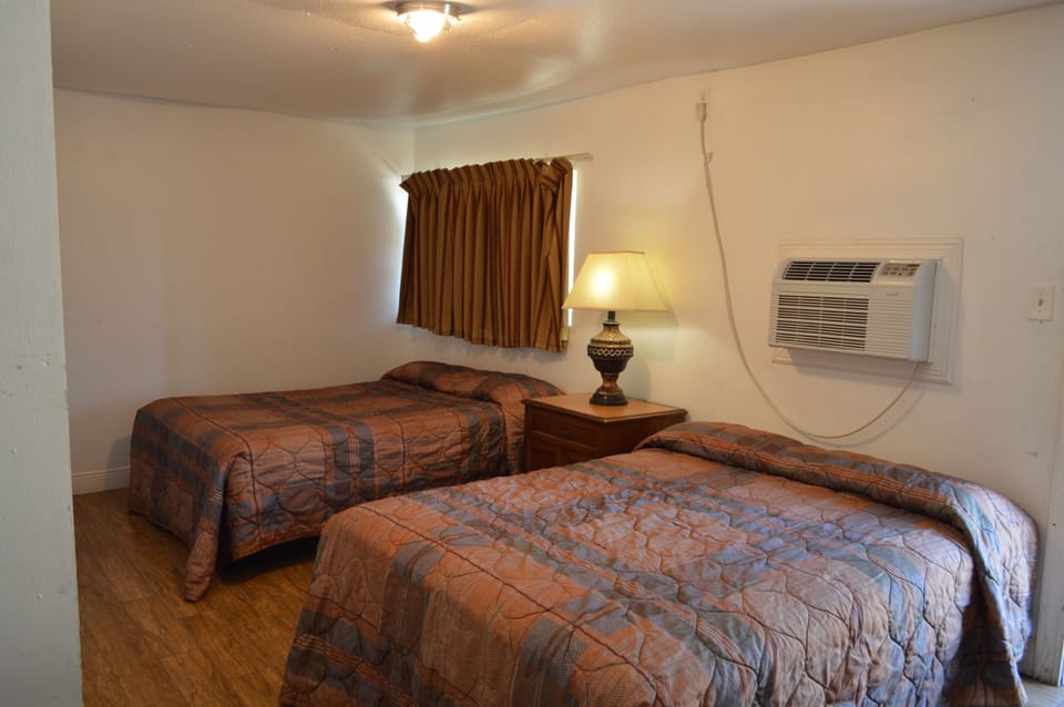 Basic Double Room, 1 Double Bed | WiFi (free), bed sheets