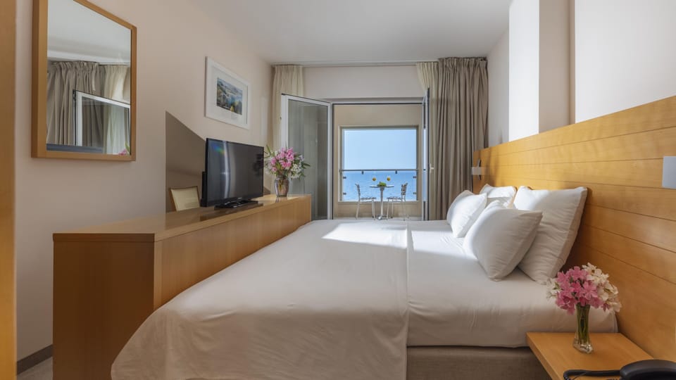 Minibar, in-room safe, desk, laptop workspace