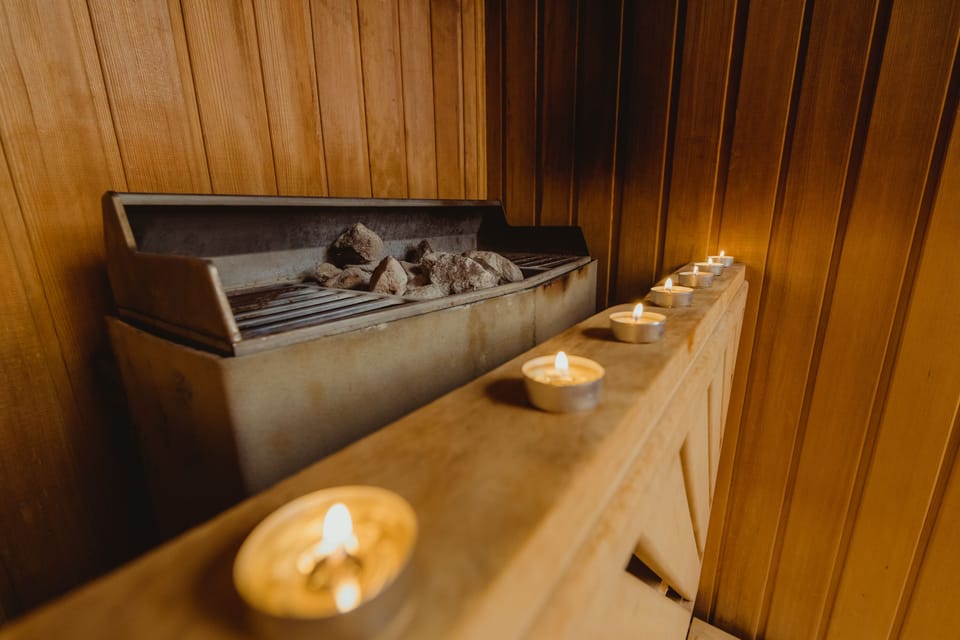 Sauna, hot tub, steam room, Turkish bath, body treatments, aromatherapy