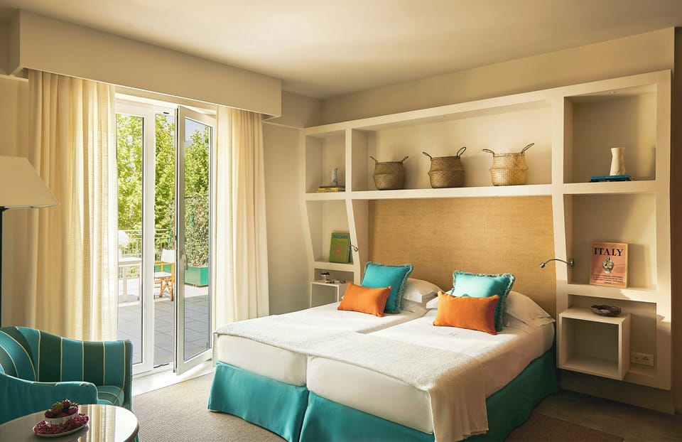 Family Room | Minibar, in-room safe, desk, soundproofing