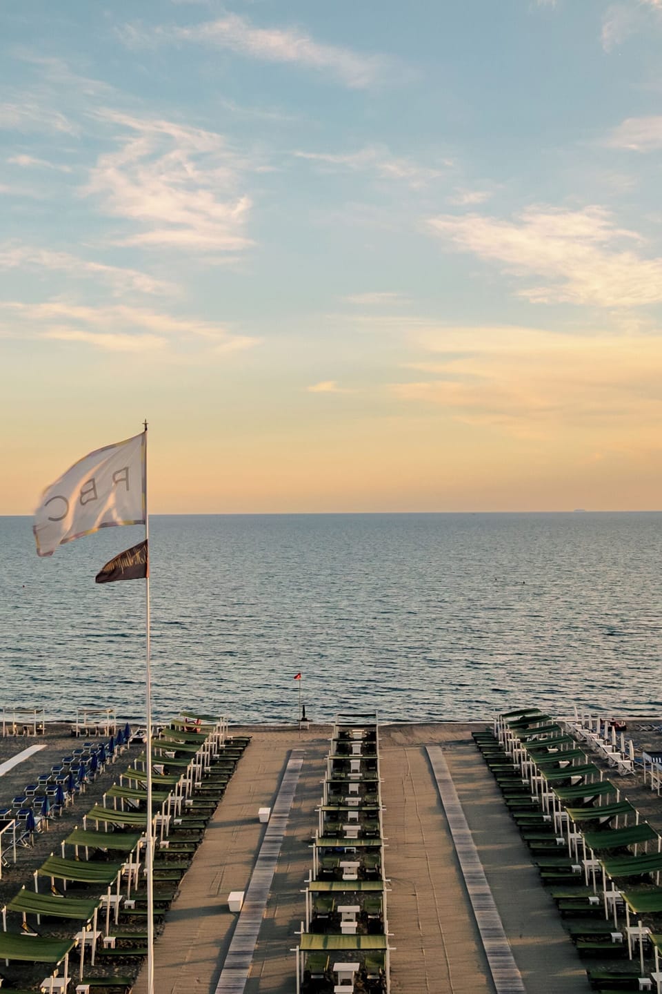 Private beach nearby, white sand, free beach shuttle, beach cabanas