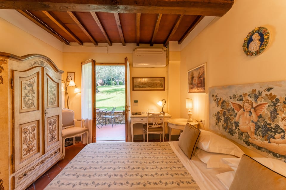 Classic con patio attrezzato | Frette Italian sheets, in-room safe, soundproofing, free WiFi