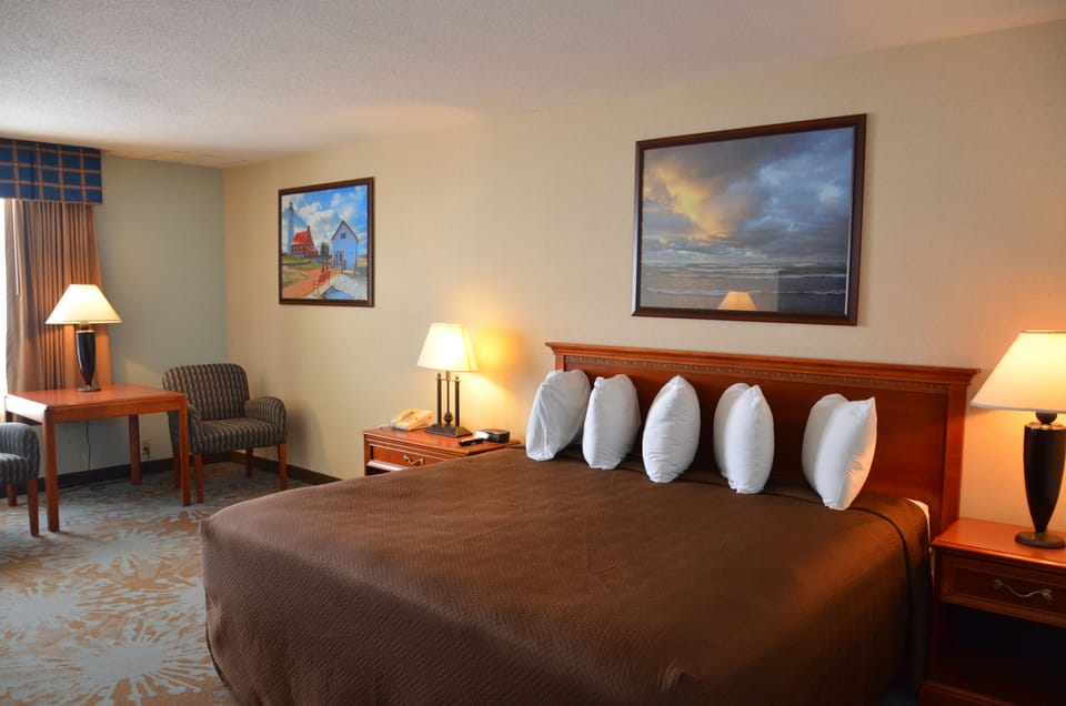 Pillowtop beds, desk, laptop workspace, blackout drapes
