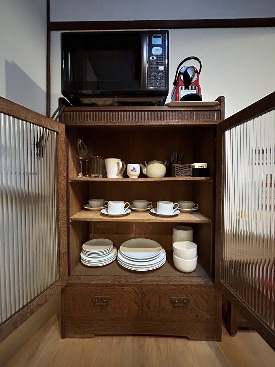 Momiji-an | Private kitchen | Fridge, microwave, oven, stovetop