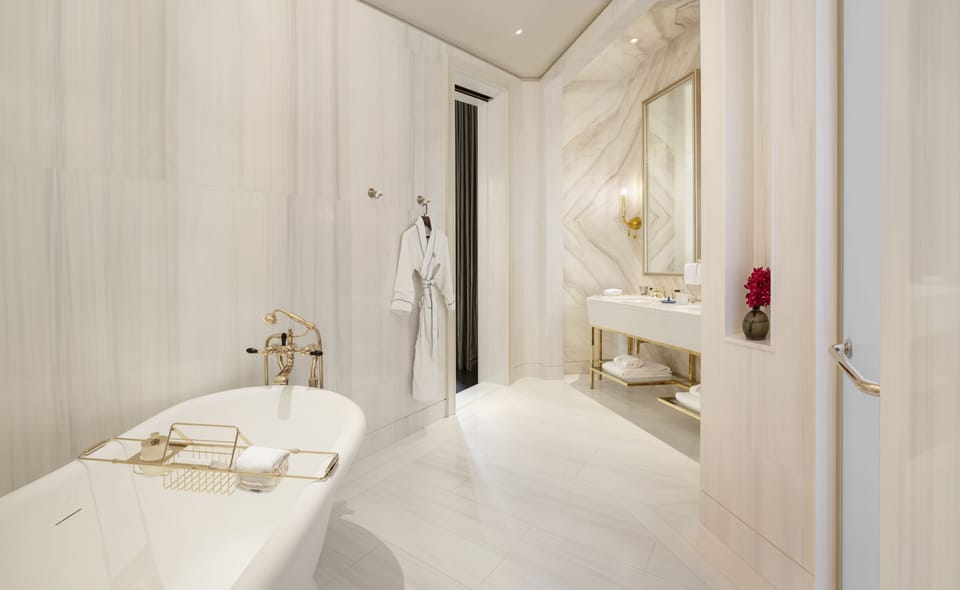 Separate tub and shower, deep soaking tub, rainfall showerhead