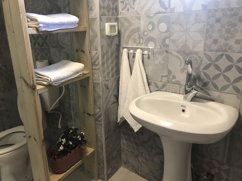 Al Bishara Guest house Bed and Breakfast in North District