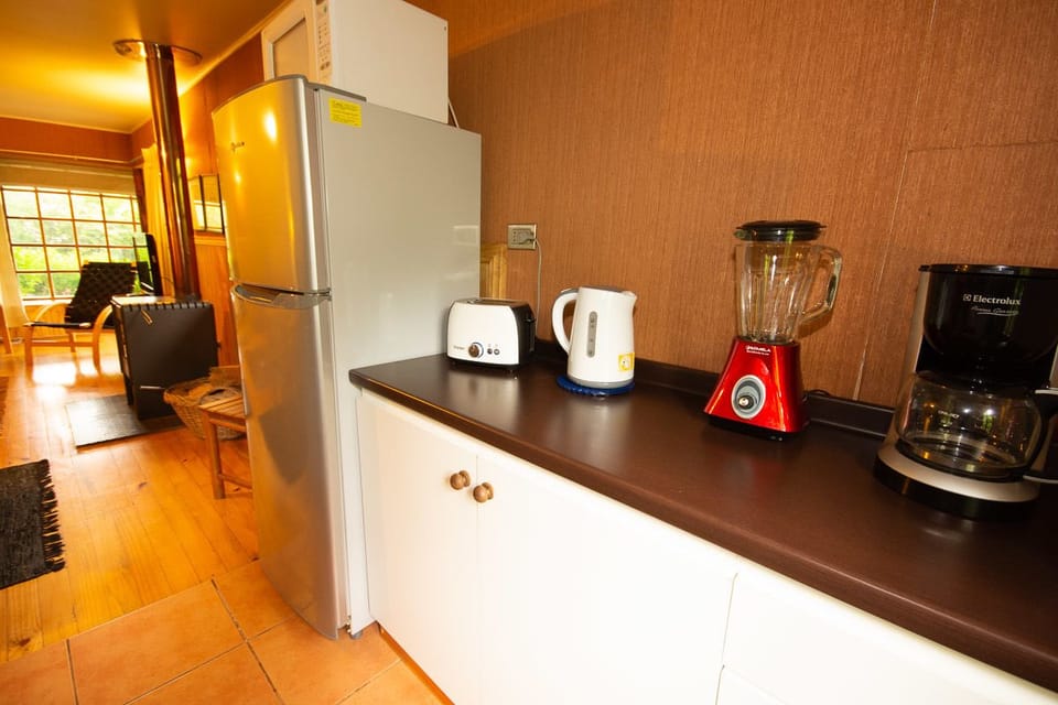 Cottage, 2 Bedrooms, Private Bathroom | Private kitchen | Fridge, microwave, oven, coffee/tea maker