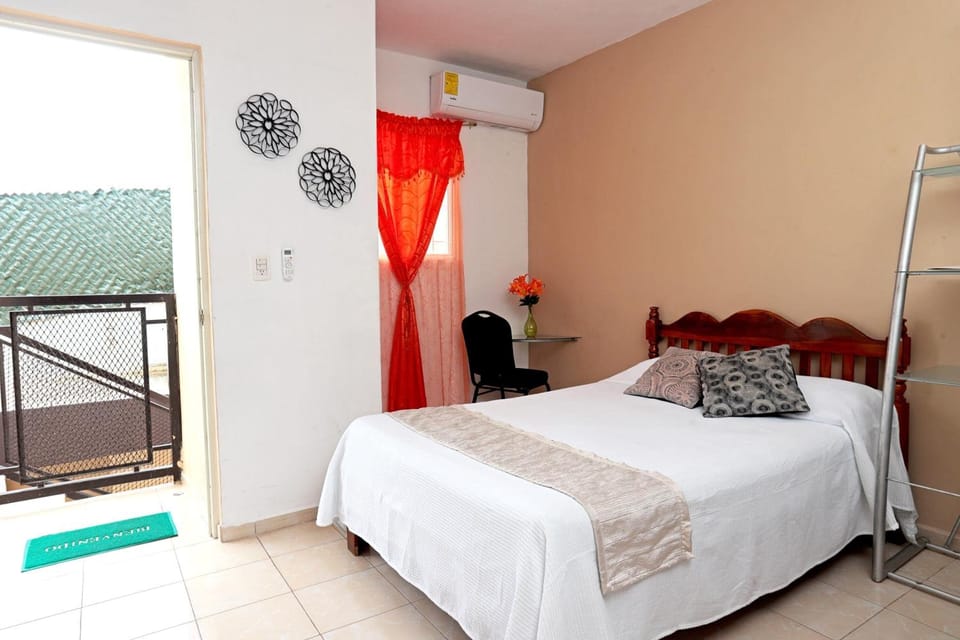 1 bedroom, desk, laptop workspace, free WiFi