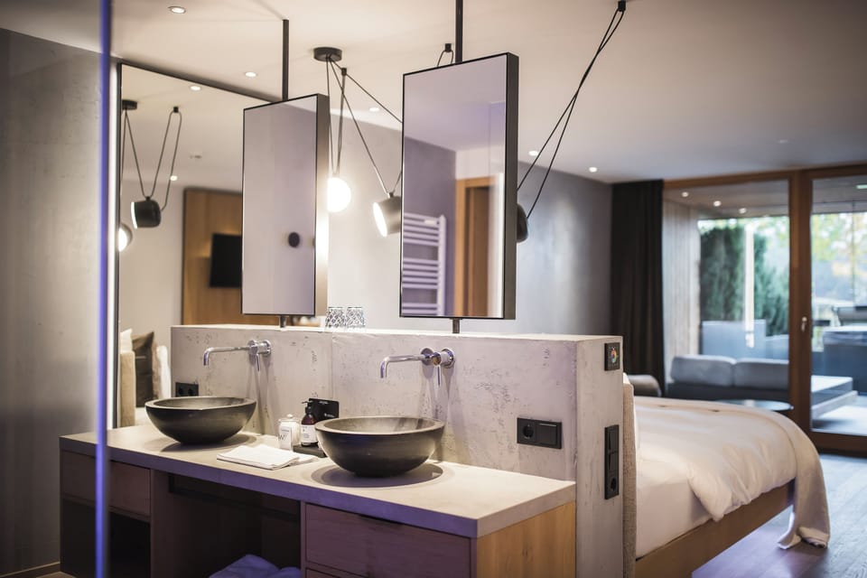 Design Double Room (Suite Love) | Bathroom | Hair dryer, bathrobes, slippers, bidet