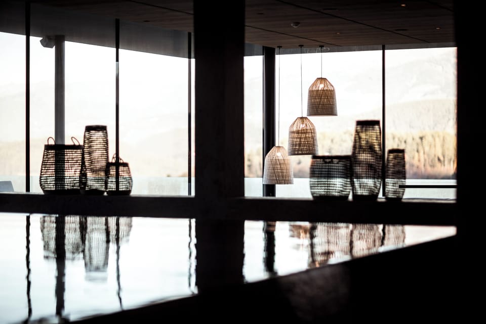 2 indoor pools, 3 outdoor pools
